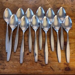 Set Of 12 Tea Spoons Vintage Oneida Deluxe Stainless Tempo